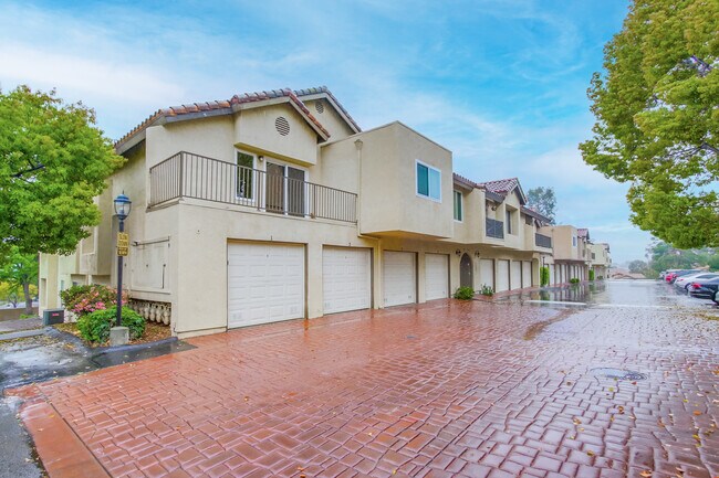 Building Photo - 1059 Arbor Ln