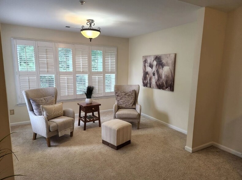 Building Photo - 6185 Indian Wood Cir SE