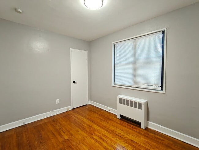 Building Photo - 131 Forest Ave