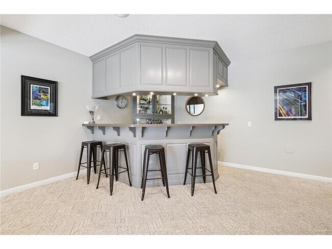 Building Photo - 9520 Scott St