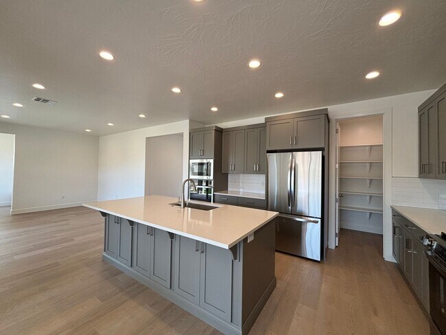 Building Photo - BRAND NEW 4 BEDROOM HOME OR RENT!
