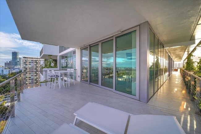 Building Photo - 1300 Monad Ter