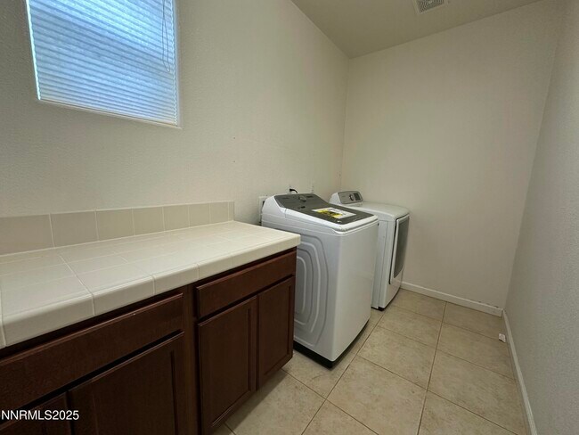 Building Photo - 9885 Kerrydale Ct