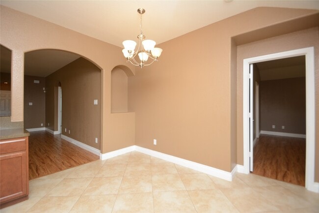 Building Photo - 12567 Canyon Falls Boulevard