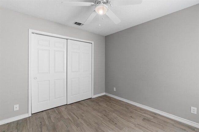 Building Photo - 2302 Windrift Way