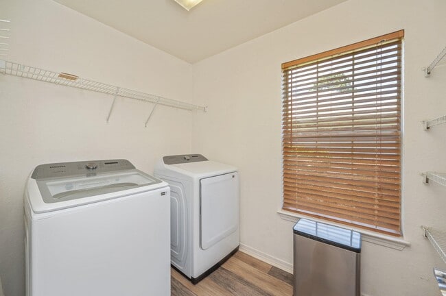 Building Photo - 265 Chipola Cove