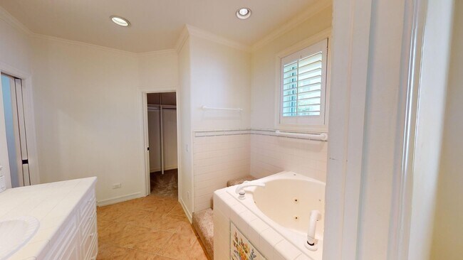 Building Photo - 1029 Park Pl