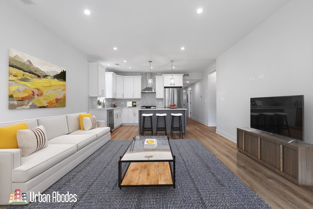 Building Photo - 6423 N Washtenaw Ave