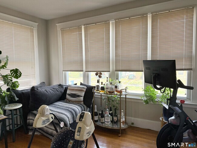 Building Photo - 804 Edgewood Ave