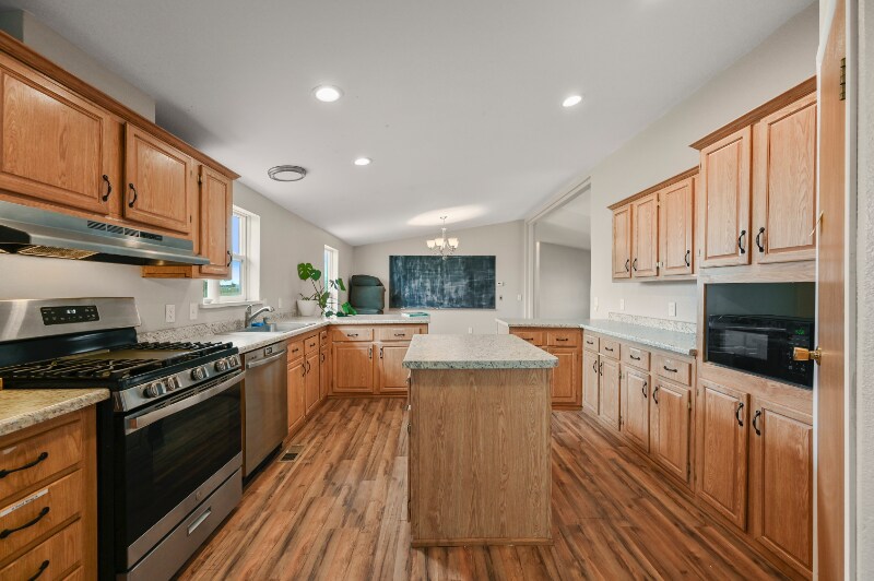 Building Photo - 5520 Coyote Ln