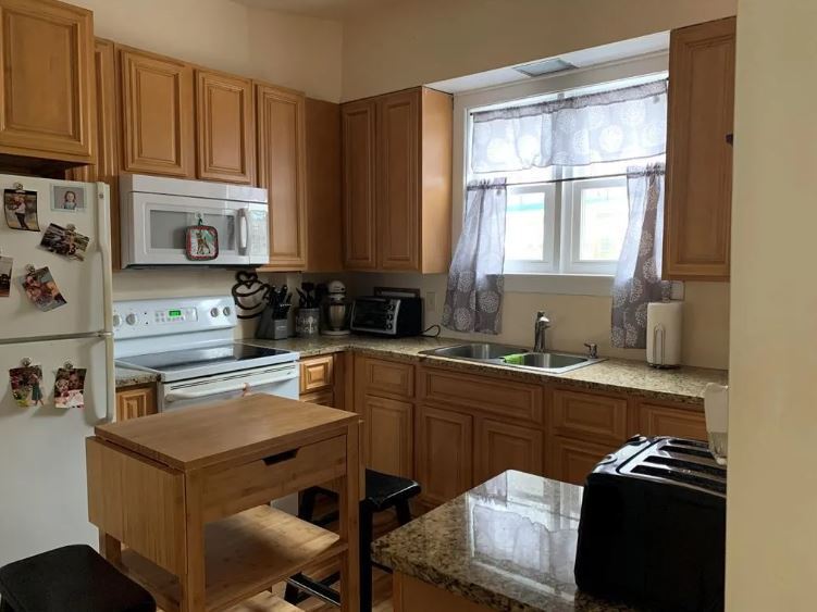 Building Photo - 242 S Walnut St