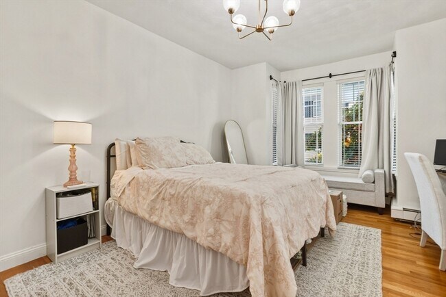 Building Photo - 171 Brooks St