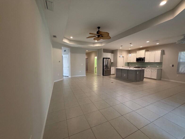 Building Photo - 276 Carlino Dr