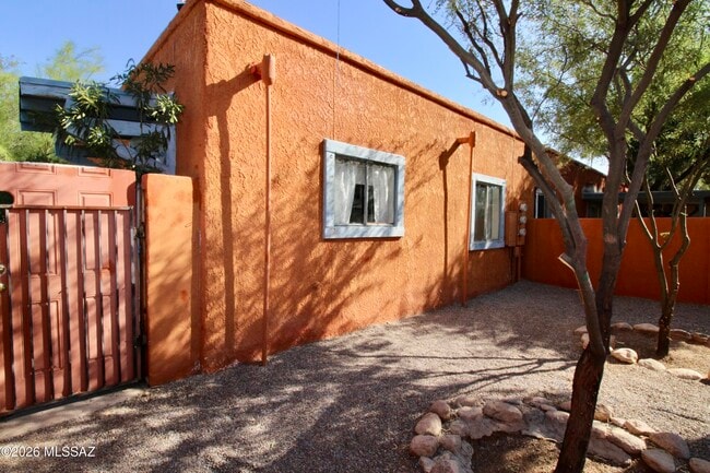 Building Photo - 4402 E Pima St