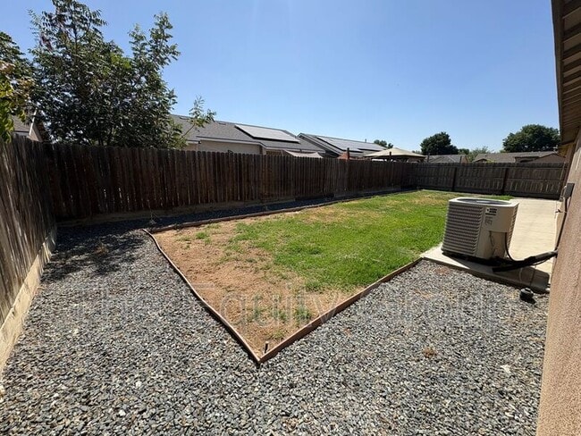Building Photo - 30910 Jackrabbit St