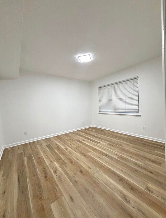 Building Photo - 2808 Seminole Trl