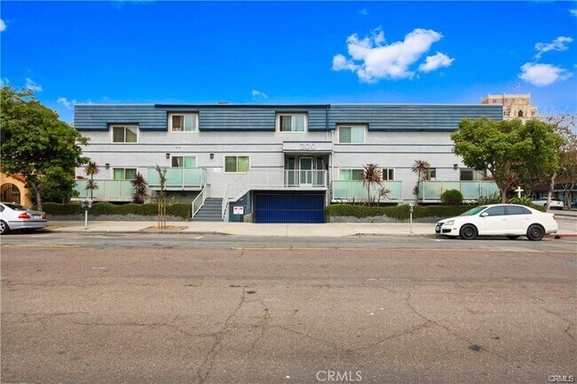 Building Photo - 200 Elm Ave