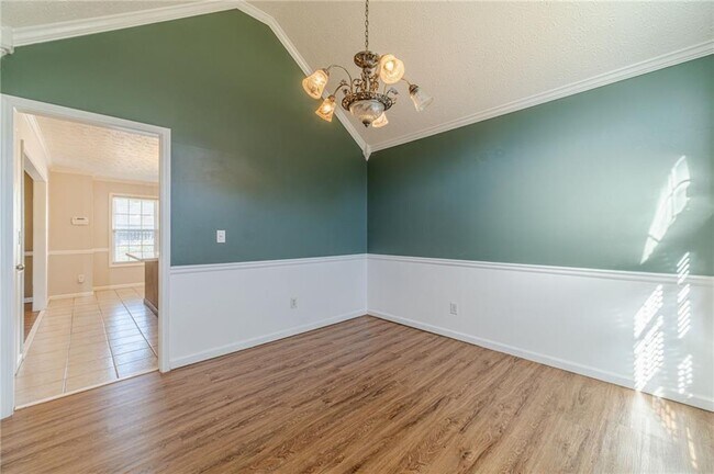 Building Photo - 231 Windermere Dr