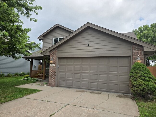 Primary Photo - Beautiful 3-bedroom house available now