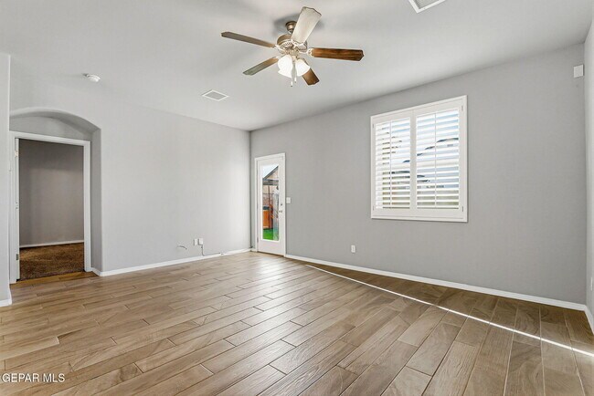 Building Photo - 12365 Desert Vista Ave