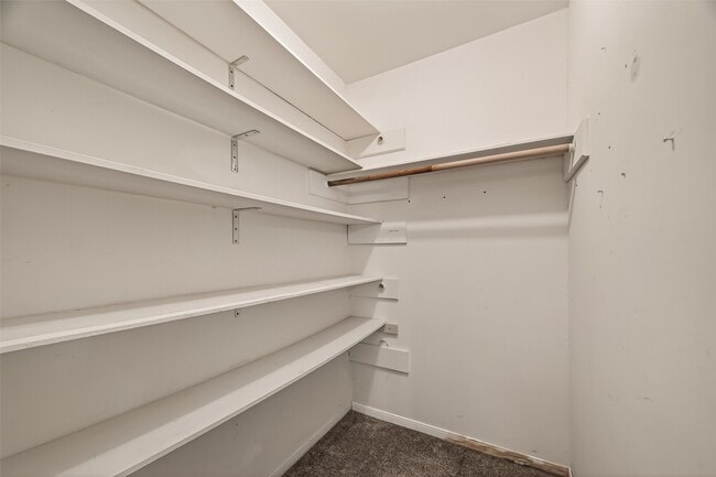 Building Photo - 7527 N Hollow Cir