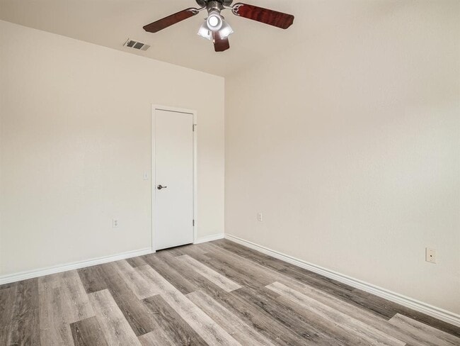 Building Photo - 6102 Reicher Dr