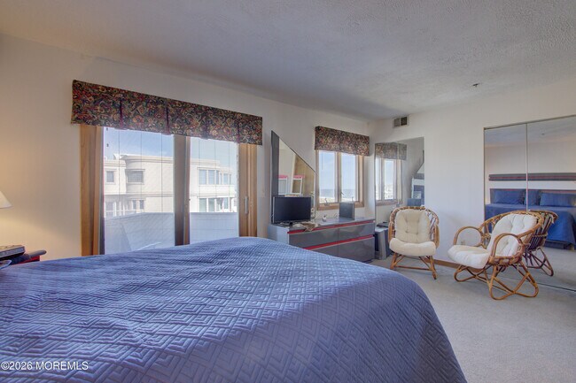 Building Photo - 900 Ocean Ave