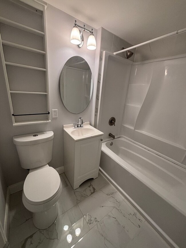 Building Photo - Charming 3-Bedroom Home in Desirable Bridg...