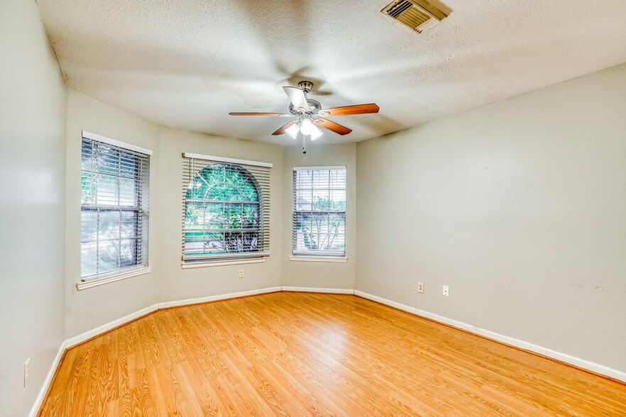 Building Photo - 16115 Purpleridge Ct