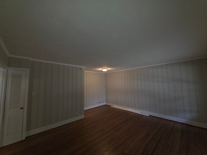 Building Photo - 1322 Briar Creek Rd