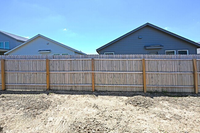 Building Photo - 223 Zyra Ave
