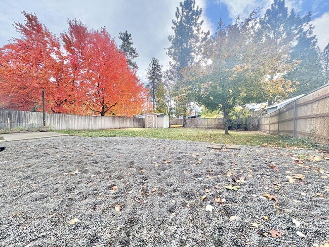 Building Photo - 1490 W Timor Ave