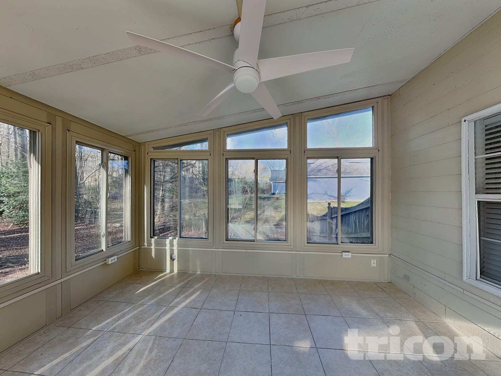 Building Photo - 407 Emerald Trce