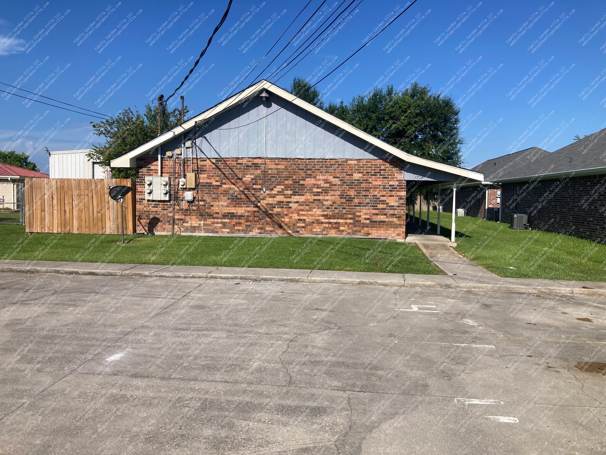 Building Photo - 1706 Badt Ave