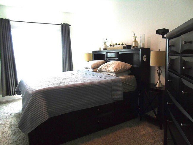 Building Photo - 308 Majestic Cedar Ct
