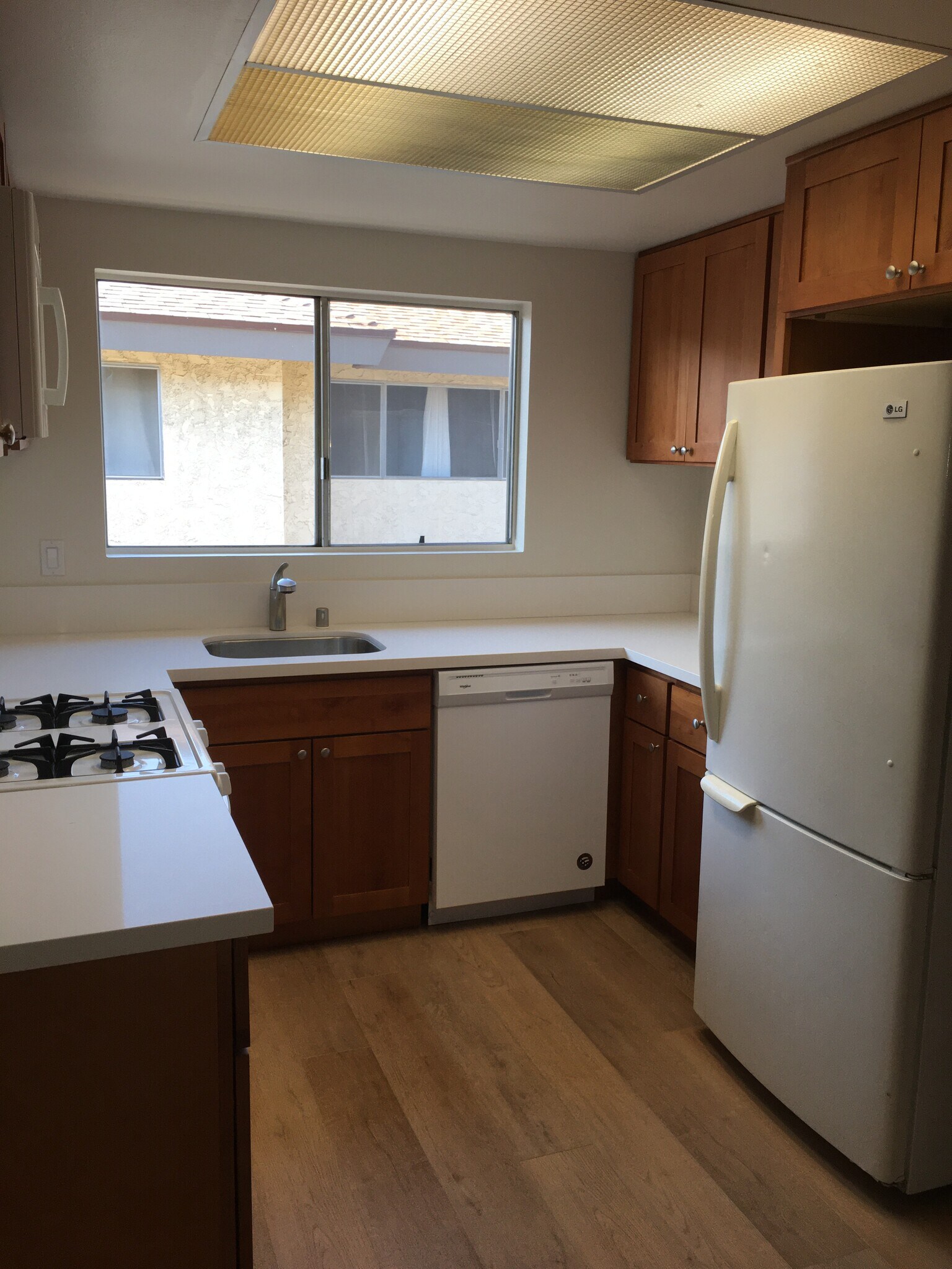 refrigerator included - 31 N Valencia St