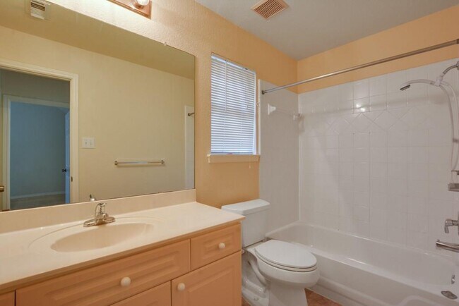Building Photo - 13552 Anarosa Loop