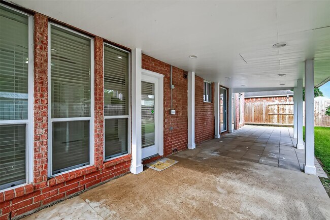 Building Photo - 16642 Chinn Ridge Ln