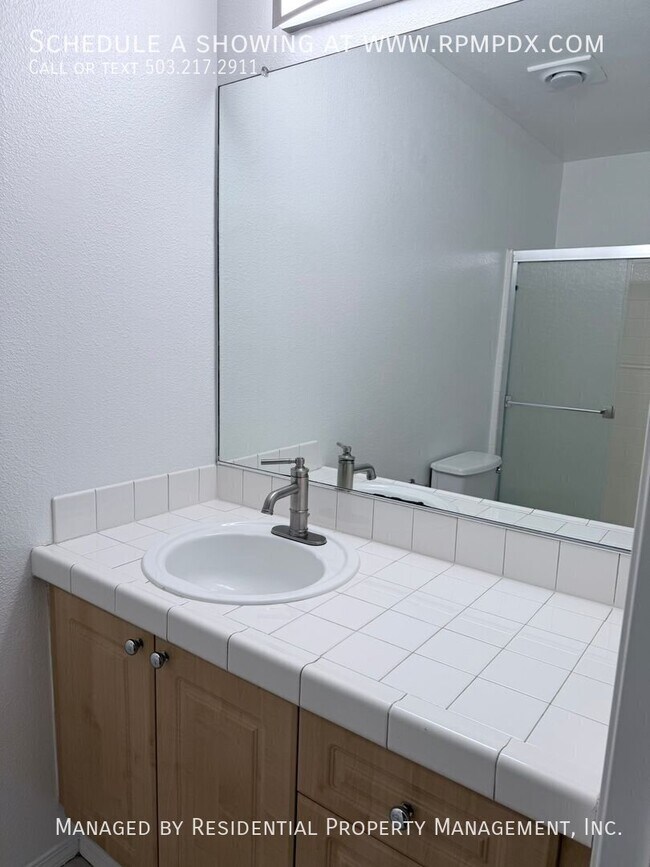 Building Photo - 10545 SW Cougar Ln