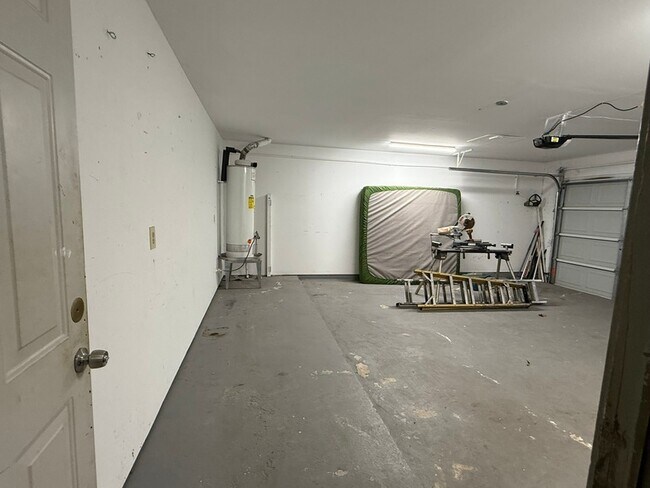 Building Photo - 12539 F Bar Dr