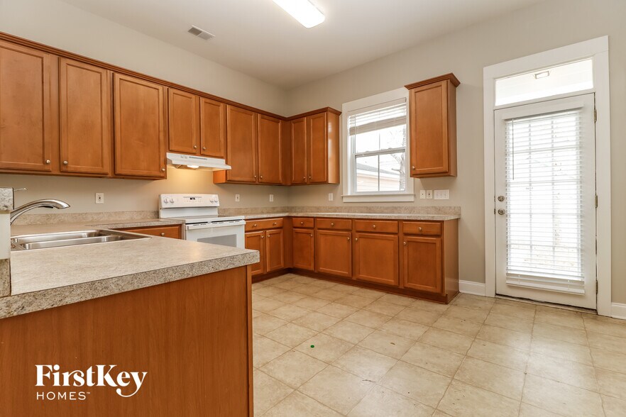 Building Photo - 103 Barberry St