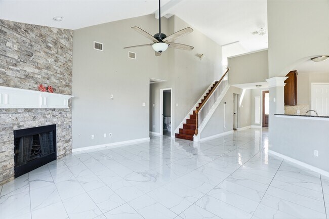 Building Photo - 6802 Claire Brook Dr