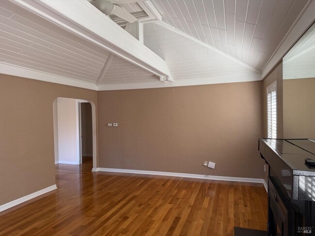 Building Photo - 612 Codding Dr