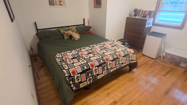 Building Photo - Gorgeous Apt! Watch Attached YT Video Tour!  Pictures do it no justice!  NO FEE, Best Sunlight ev...