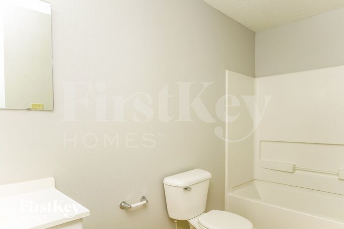 Building Photo - 8837 Hosta Way