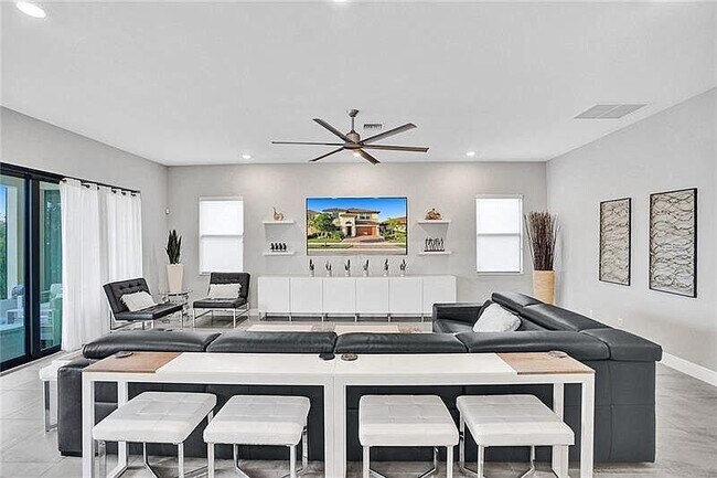 Building Photo - 11720 Waterway Cir