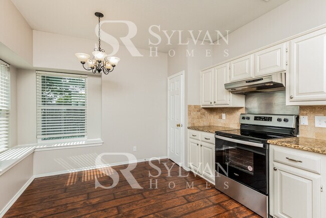 Building Photo - Enjoy living the good life in this 3 bedroom, 2 bathroom home