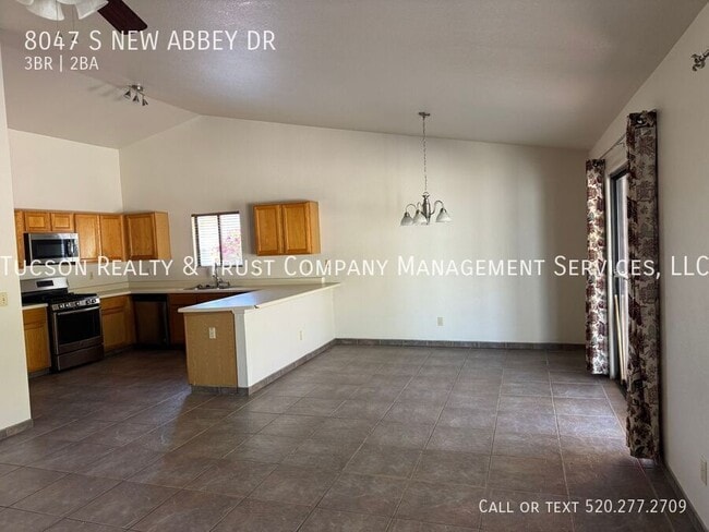 Building Photo - 8047 S New Abbey Dr