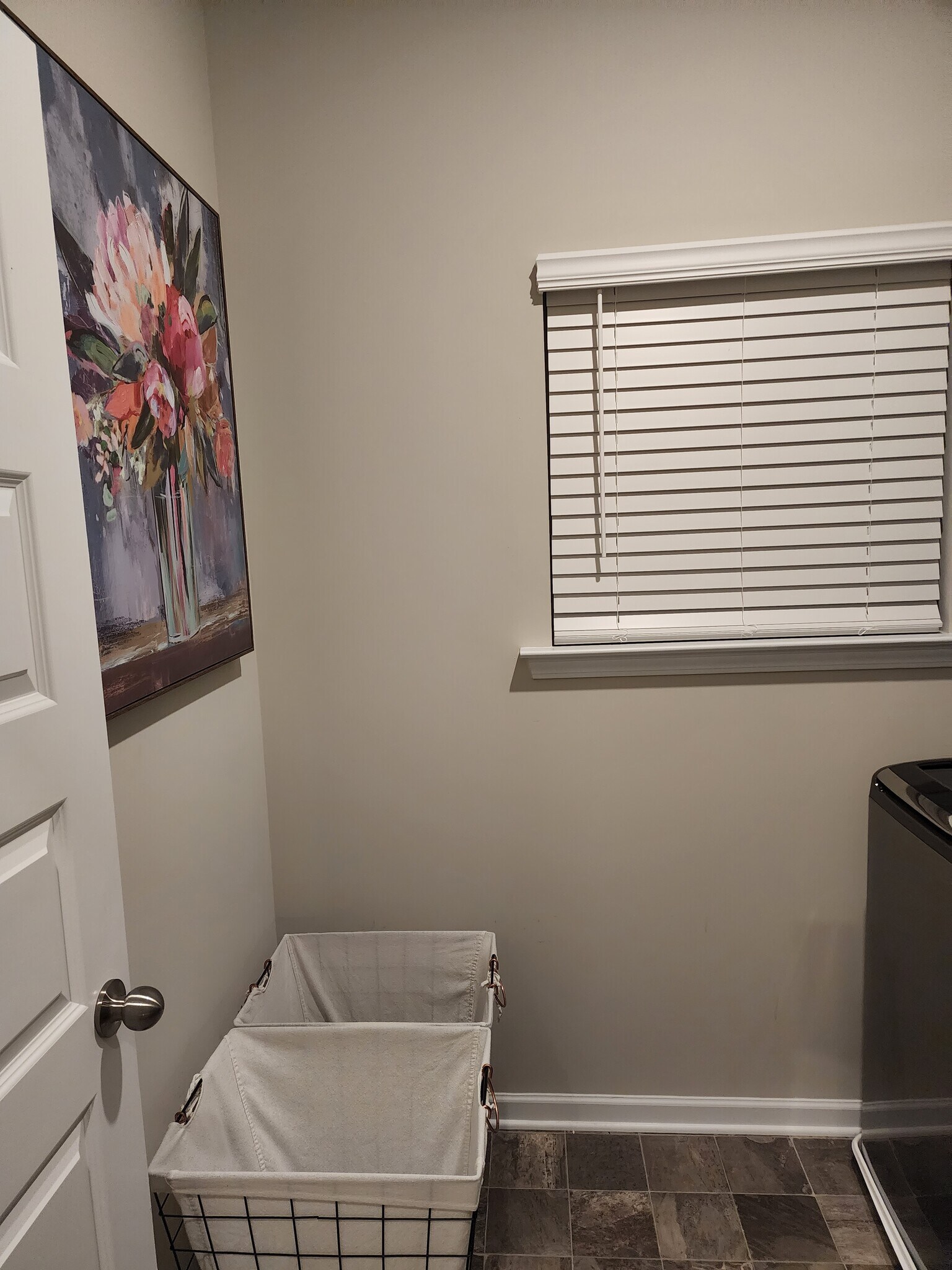 Large Laundry Room - 5176 Grace Ct