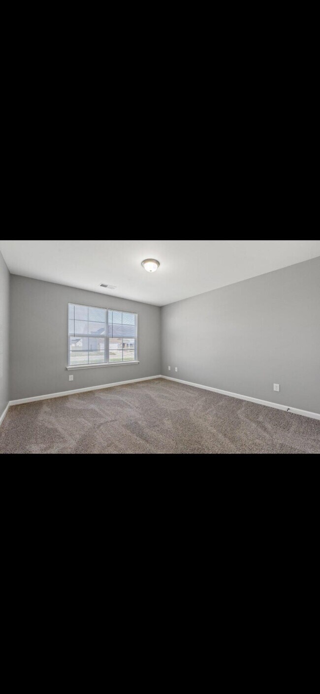 Building Photo - 340 Pageant Dr